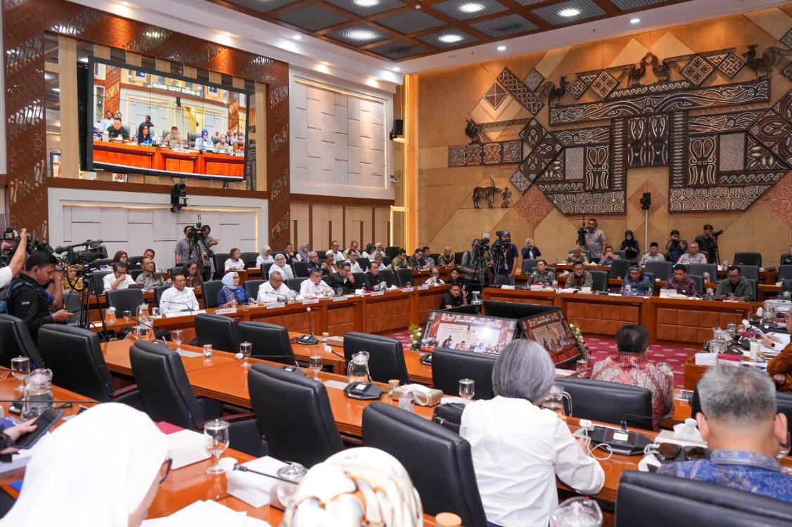 : Menteri Ketenagakerjaan (Menaker) Yassierli dalam Rapat Kerja bersama Komisi IX DPR RI di Gedung Nusantara. (Foto: Dok Kemnaker)