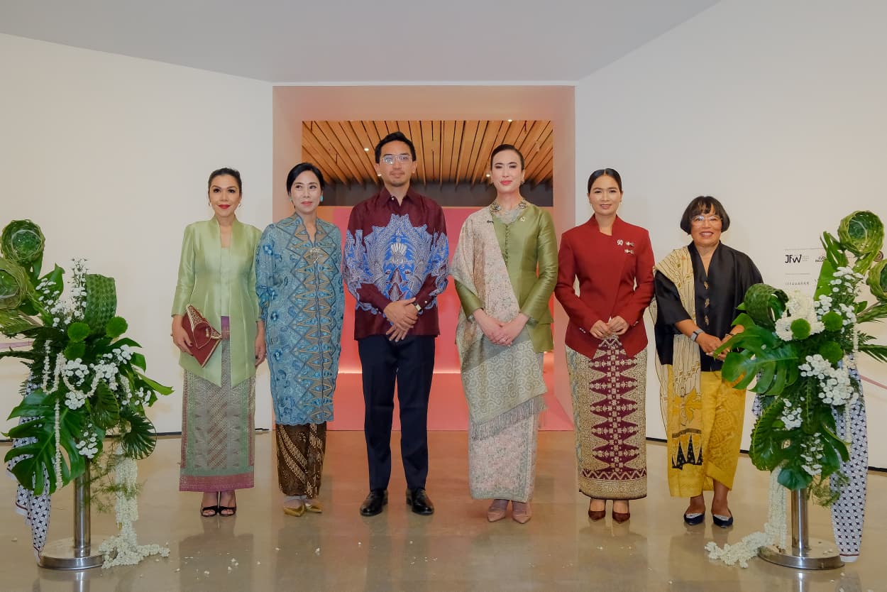 Siaran Pers: Waves of Weave: Pameran Wastra dan Kebaya dari 10 Negara Asia Tenggara, Merayakan Warisan Tradisi dan Sosok Gusti Nurul