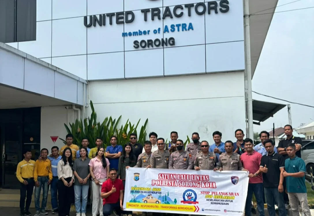 Tekan Risiko Kecelakaan, Satlantas Sorong Kota Sosialisasikan Safety Riding ke Karyawan United Tractors