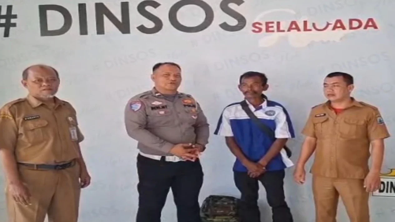 Temukan Warga Terlantar di Jalan, Satlantas Lampung Selatan Bantu Korban Penipuan