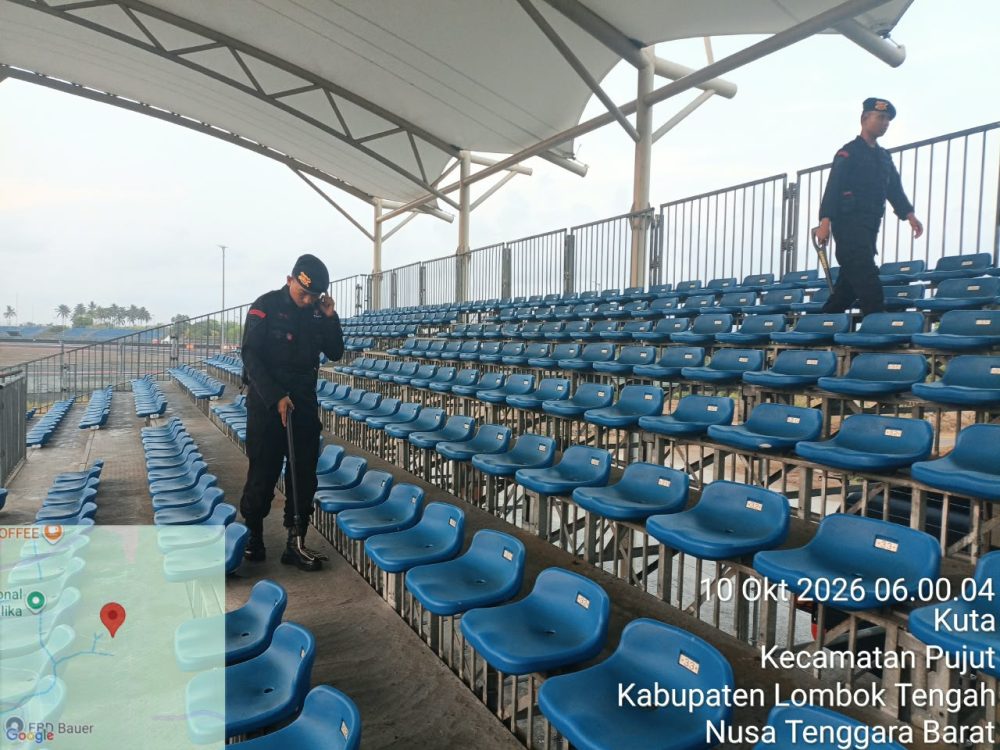 Tim Gegana Brimob Polda NTB Sterilisasi Lima Area Jelang Race Hari Kedua MotoGP Mandalika 2026