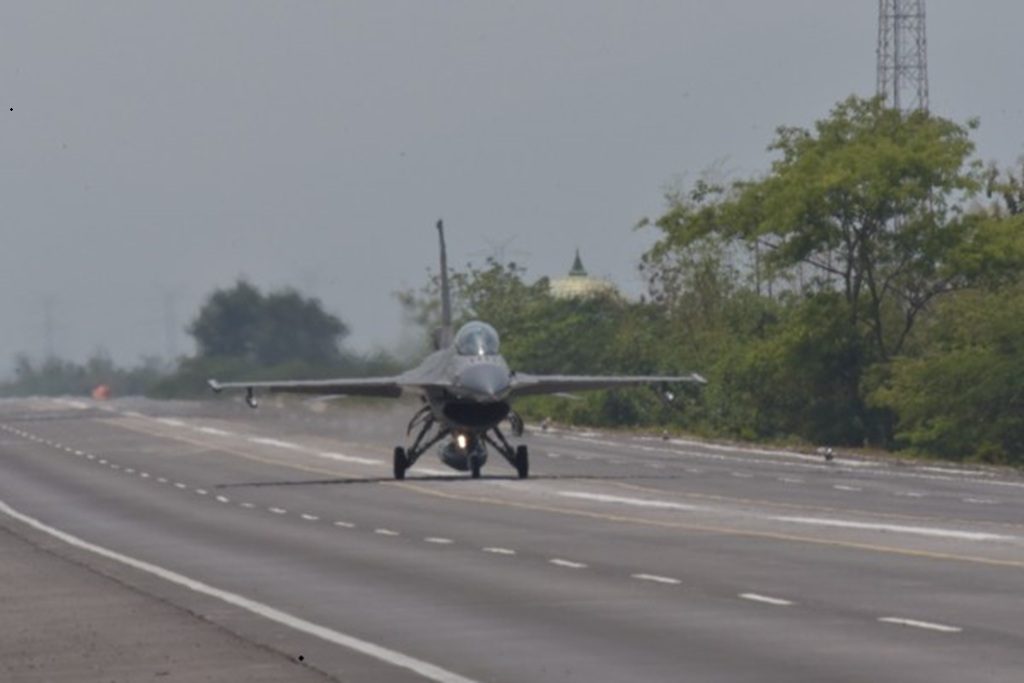 Tol Pasuruan–Probolinggo Diuji sebagai Landasan Darurat Pesawat Tempur TNI AU