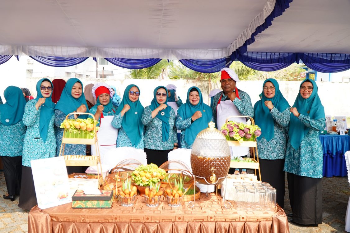 : Ketua Tim Penggerak PKK Kota Tidore, Rahmawati Muhammad Sinen hadiri lomba Cipta Menu Pangan Lokal B2SA dalam rangka memperingati HUT ke 27 Provinsi Maluku Utara, Kamis (8/10/2026)/ (G.Juna)