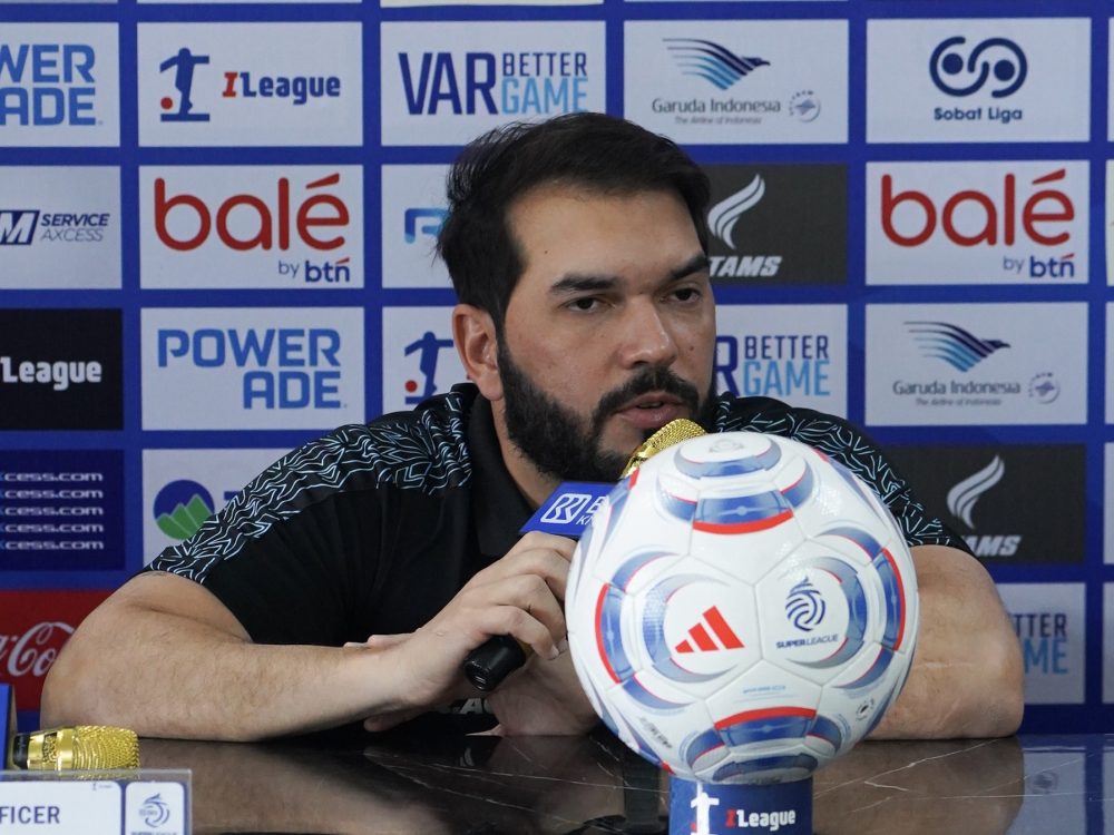Tugas Berat Andre Caldas: Memimpin Transisi Arema FC di Tengah Badai Tekanan dan Warisan Visi Marcos Santos