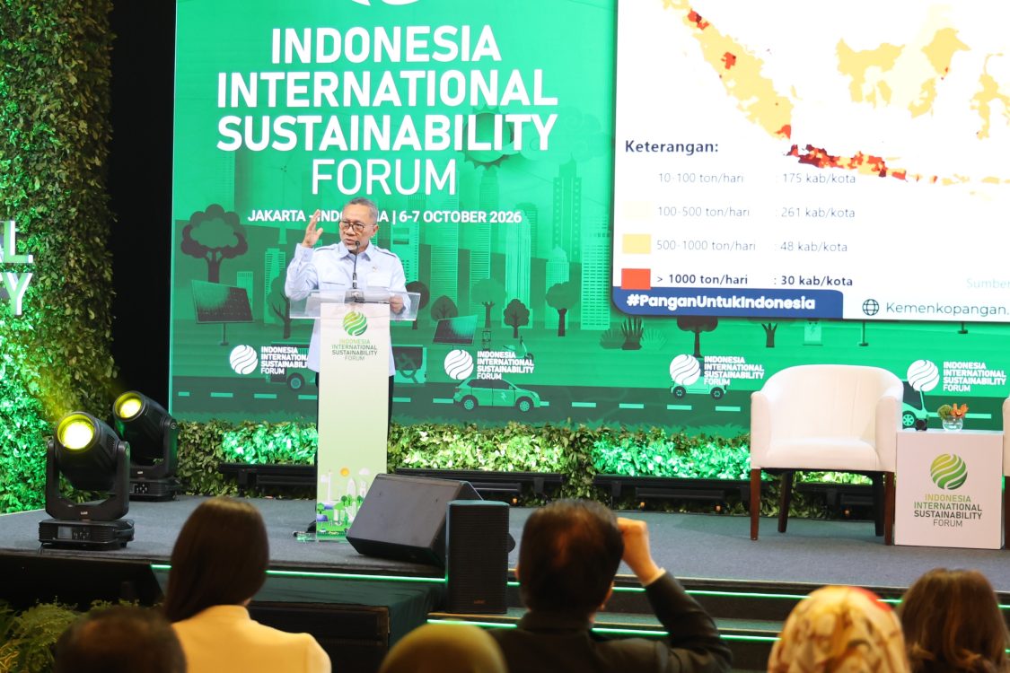 : Dalam pidato kunci pada Indonesia International Sustainability Forum (IISF) 2026, Menteri Koordinator Bidang Pangan sekaligus Ketua Komite Pengarah Nilai Ekonomi Karbon (NEK), Zulkifli Hasan, mengajak dunia usaha, investor, dan lembaga keuangan untuk mengisi kesenjangan tersebut melalui lima mesin pertumbuhan hijau dan dua pintu investasi: pasar karbon/NEK serta proyek Pengolahan Sampah menjadi Energi Listrik (PSEL). (IISF)