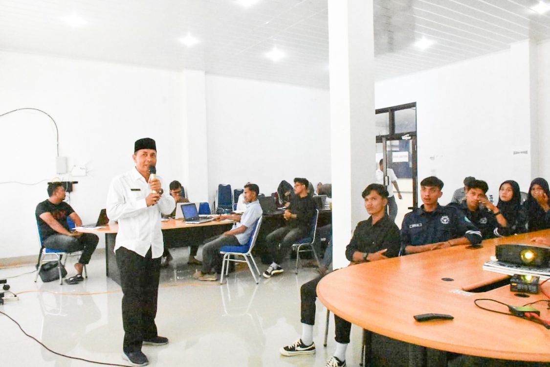 : Kepala Dinas Komunikasi, Informatika dan Persandian (Diskominfosan) Kabupaten Bireuen, M. Zubair, Senin (10/8/2026). mengatakan, keberagaman usaha masyarakat tersebut menjadi modal penting dalam memperkuat ekonomi kerakyatan.. - Foto: Mc.Bireuen