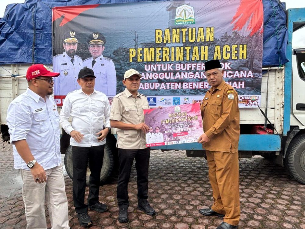 Wagub Aceh Serahkan Bantuan Buffer Stock Penanggulangan Bencana Untuk Bener Meriah dan Aceh Tengah