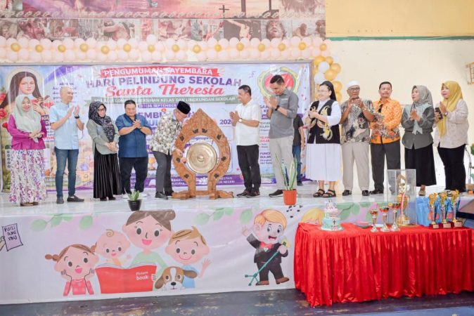 : Wali Kota Ternate, M Tauhid Soleman, saat membuka secara resmi Festival Bulan Bahasa 2026 di SD Katolik Santa Theresia Ternate, Sabtu (3/10/2026)/ (MC Ternate).