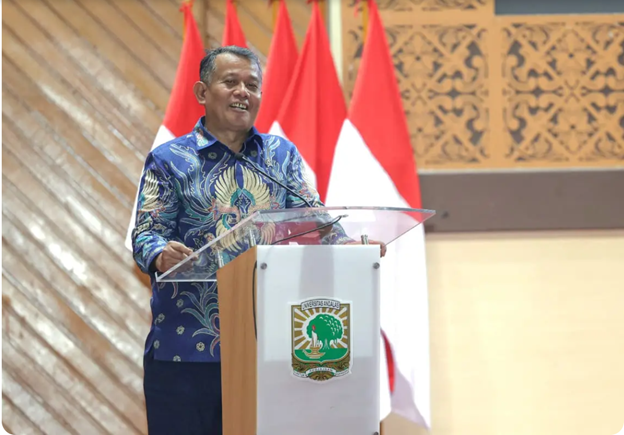 : Wakil Menteri UMKM Helvi Moraza dalam kegiatan Peningkatan Kapasitas Wirausaha Terdampak Bencana di Kampus Universitas Andalas, Padang, Sumbar, mengatakan Pemerintah tidak hanya memastikan pelaku usaha dapat kembali menjalankan aktivitas ekonominya, tetapi juga mendorong agar usaha tersebut berkembang dan naik kelas. Foto: Kementerian UMKM