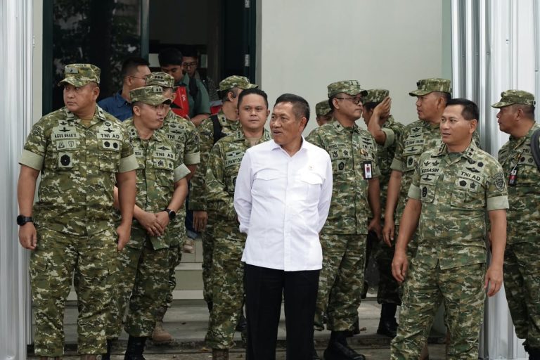 Wamenhan Tinjau Area Gudang Utara Kodam III/Siliwangi