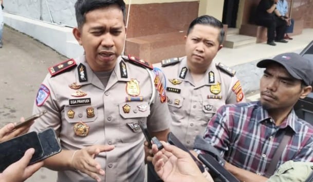 Wujud Polisi Bersama Masyarakat, Satlantas Polresta Bogor Kota Bagikan Helm Anak Saat Operasi Patuh Lodaya 2026