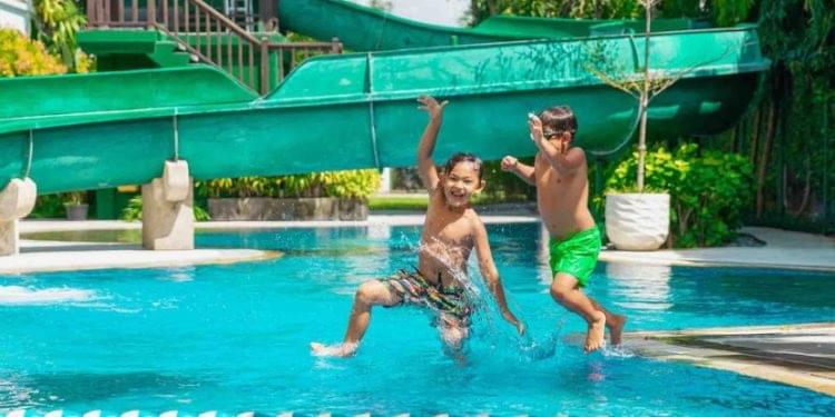 Ilustrasi wisata bareng keluarga. image: Prime Plaza Hotel Sanur Bali