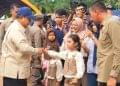 Presiden Prabowo Subianto Disambut Lagu Indonesia Raya di Posko Pengungsi Agam